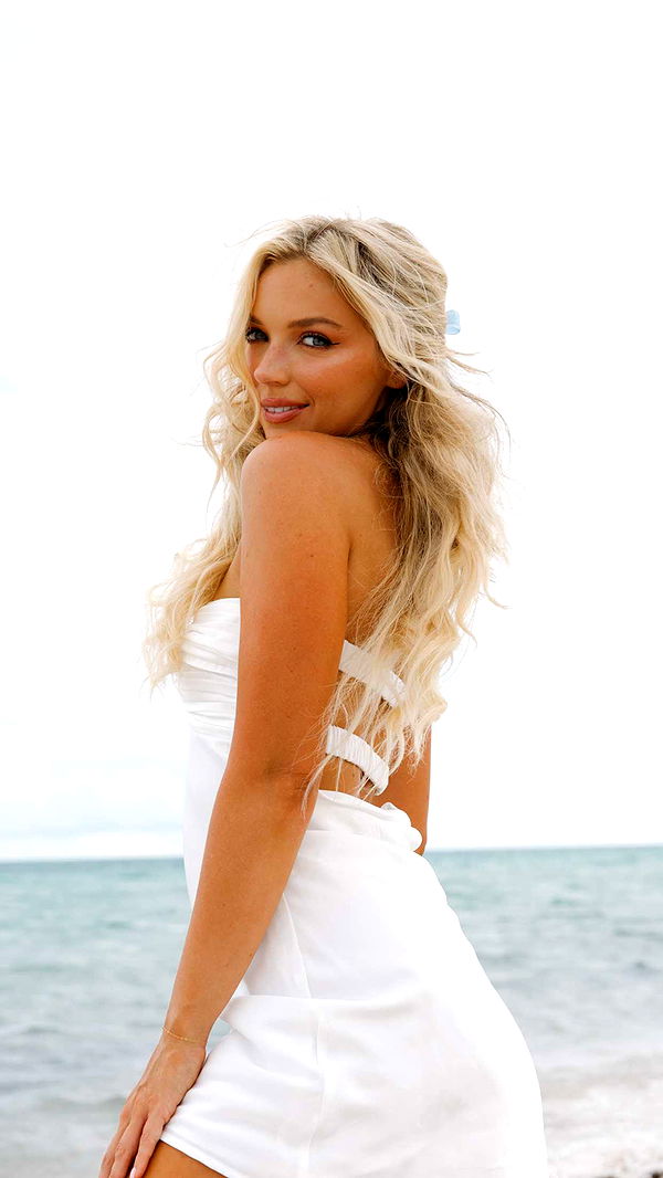 alisonbowles image ~ Altpins