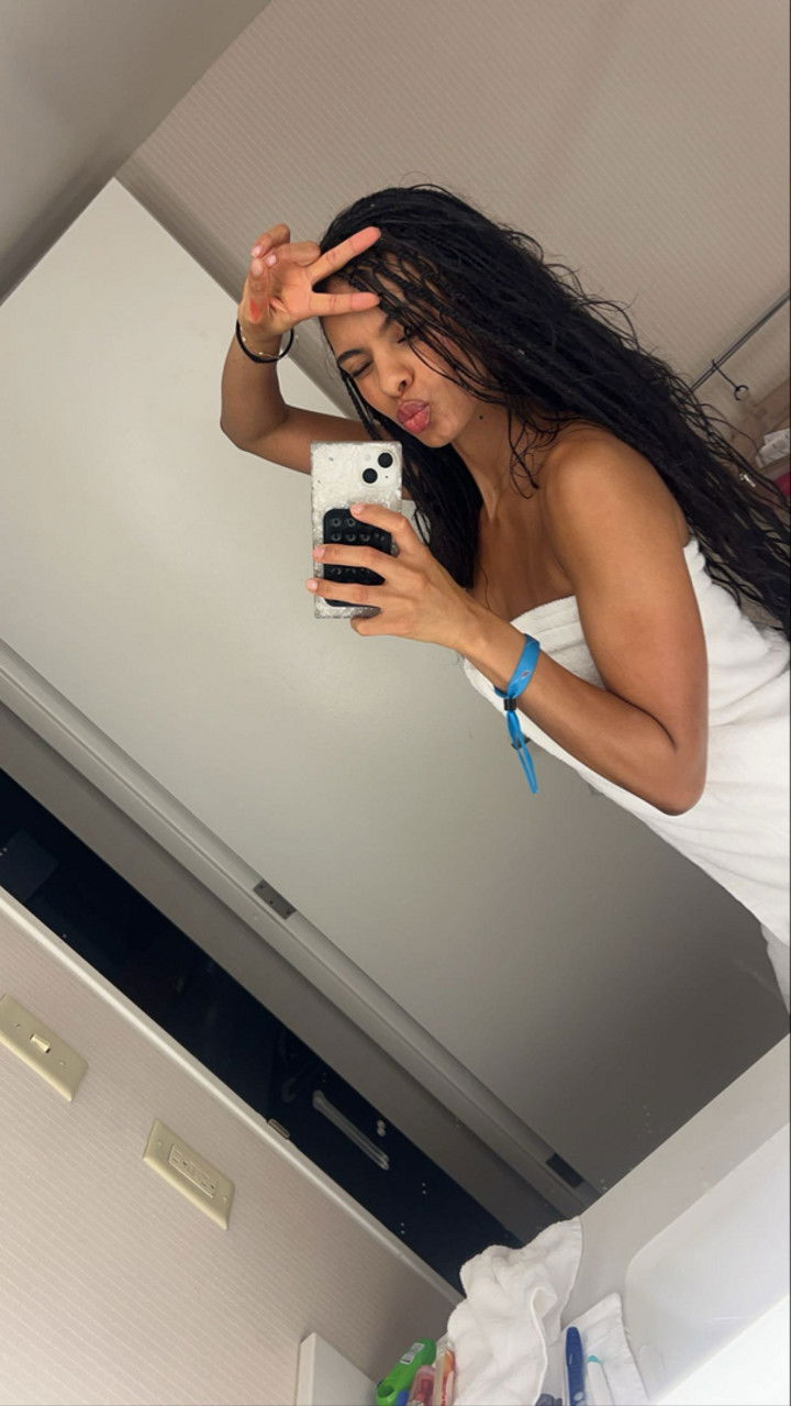 ally1renee snapchat image archive image