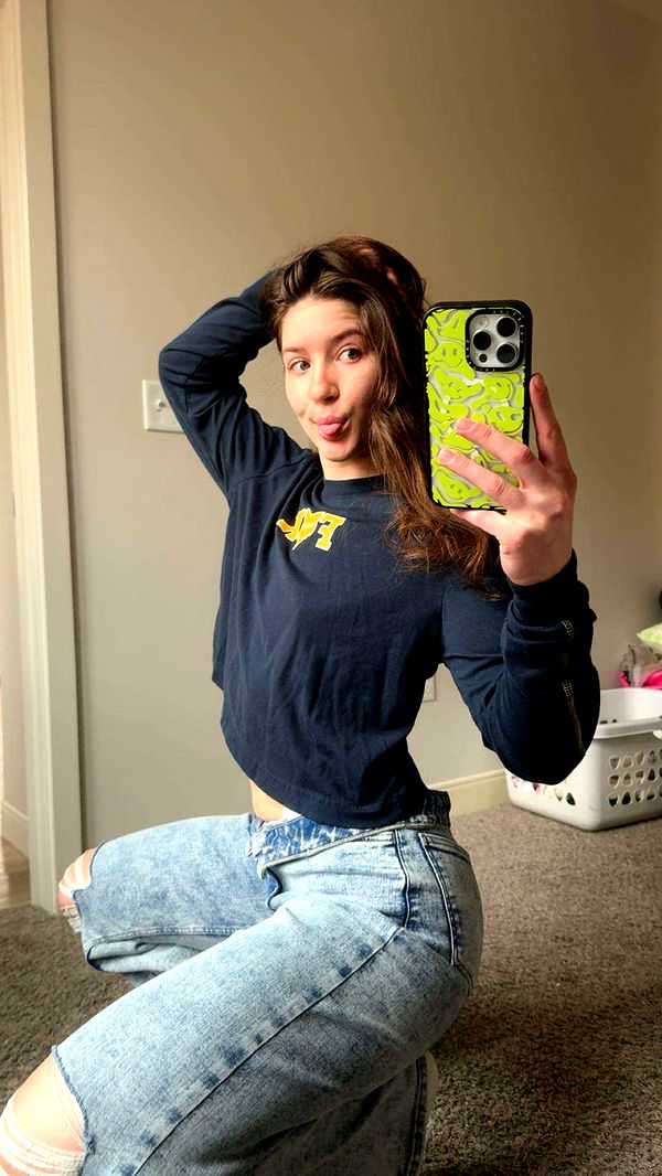 ameliabfit image ~ Altpins