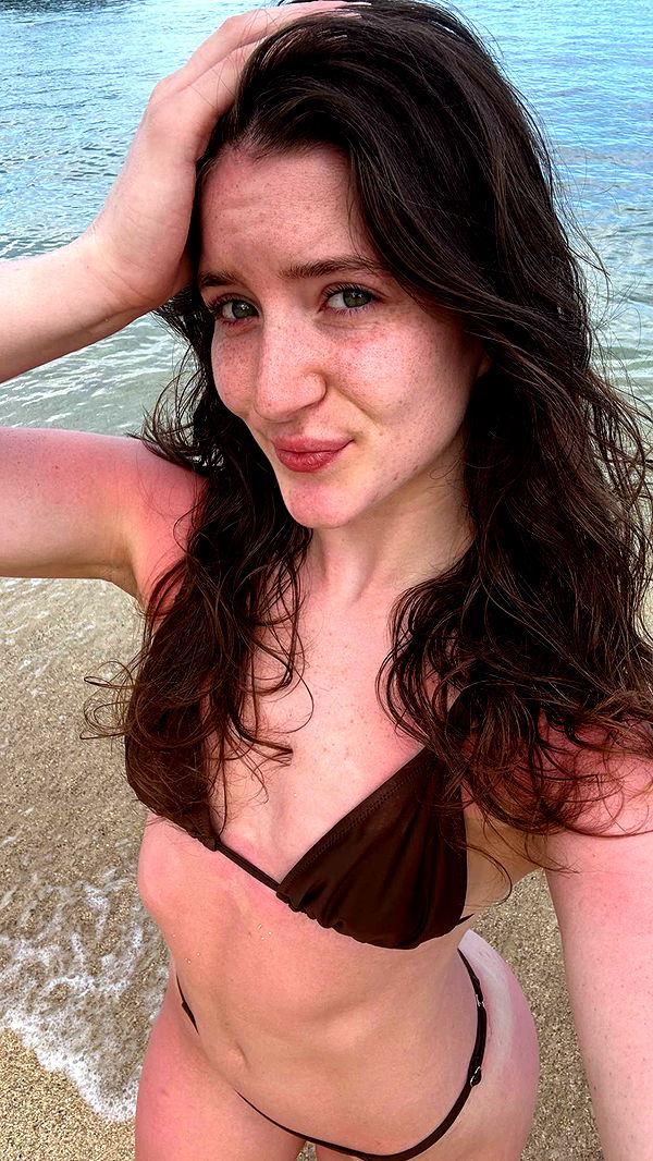 ameliabfit image ~ Altpins