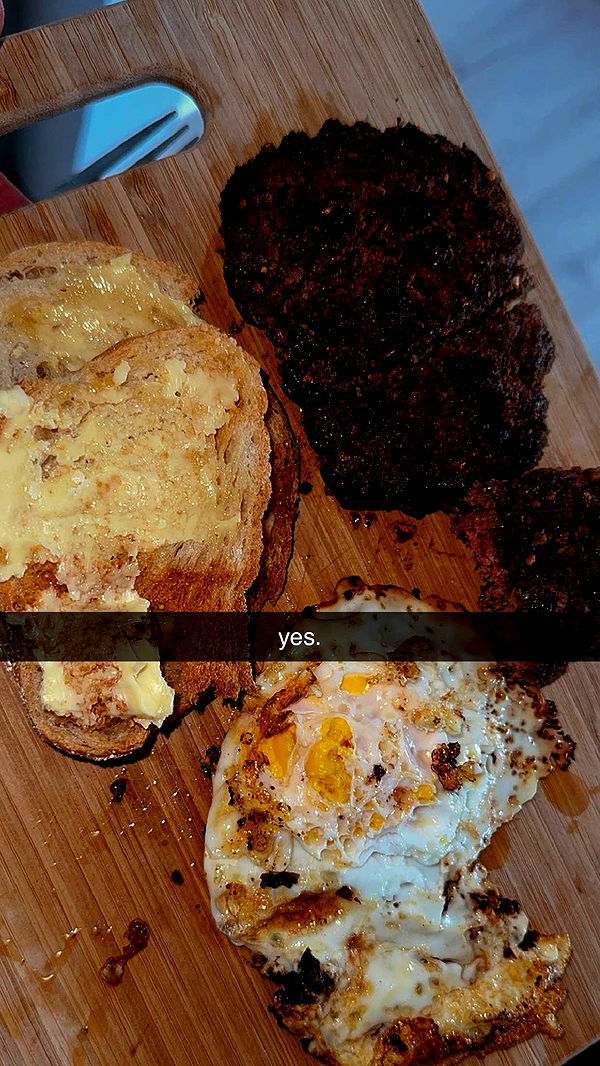 ameliabfit image ~ Altpins