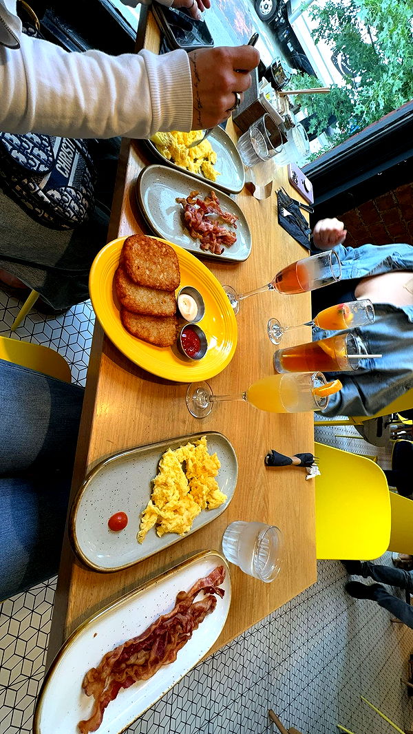 ameliabfit image ~ Altpins