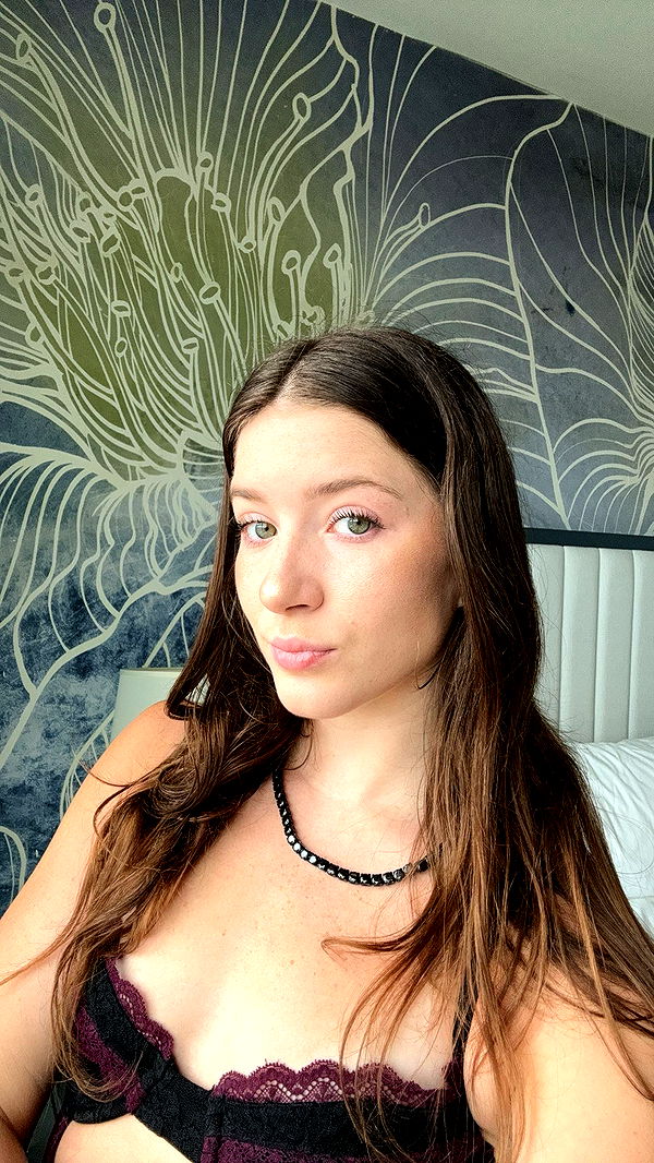 ameliabfit image ~ Altpins