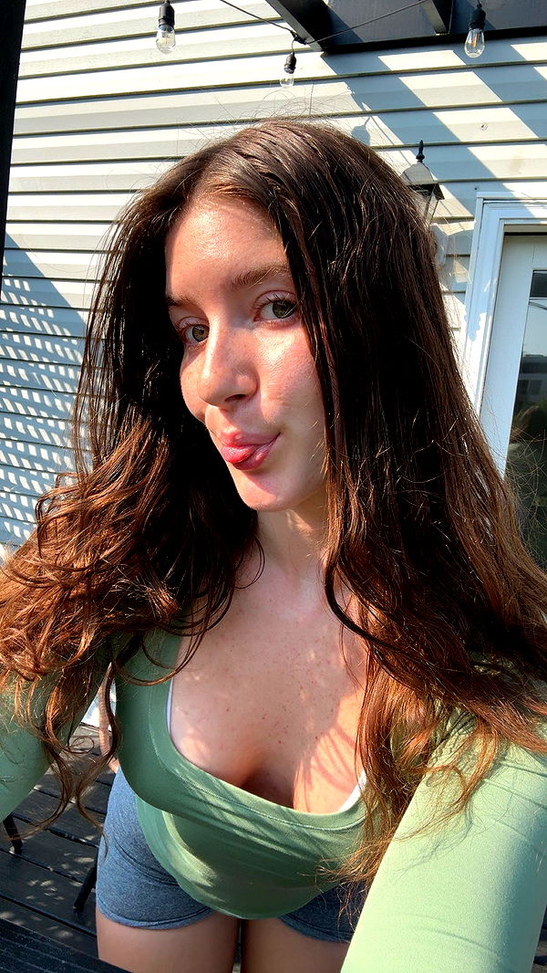 ameliabfit image ~ Altpins