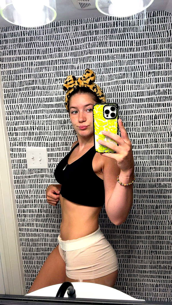 ameliabfit image ~ Altpins