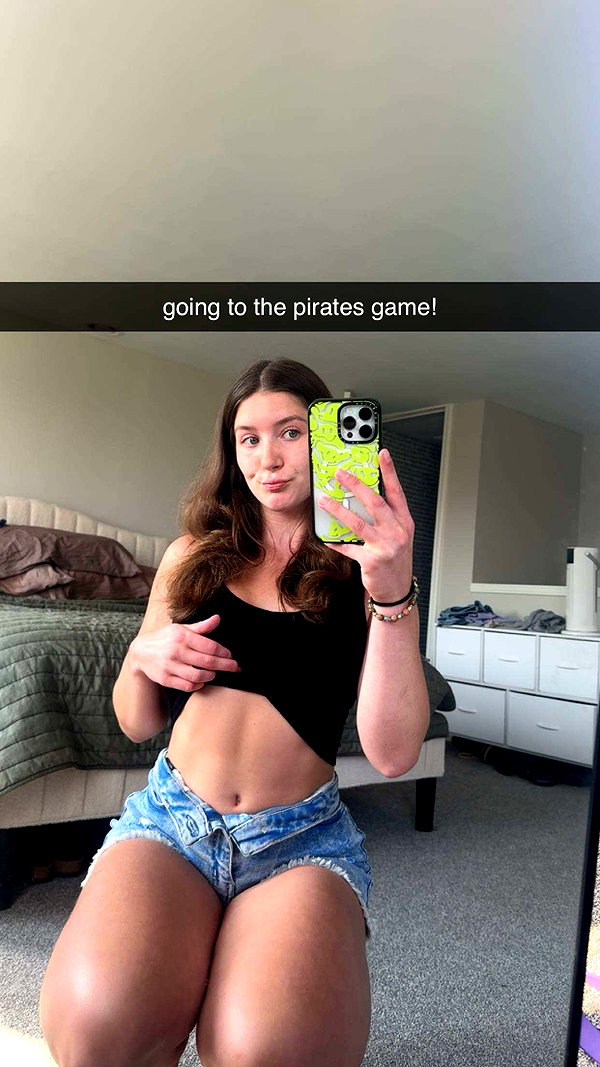 ameliabfit snapchat image archive image