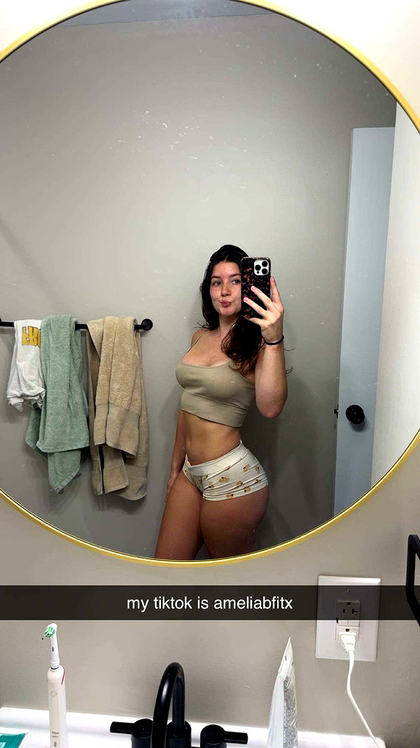 ameliabfit snapchat image archive image