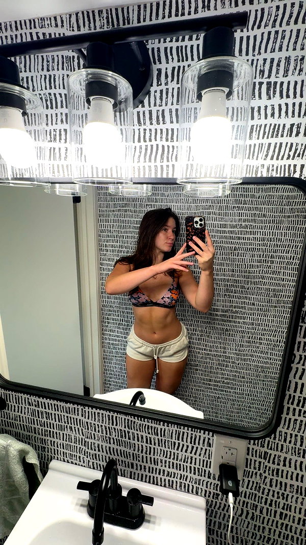 ameliabfit snapchat image archive image