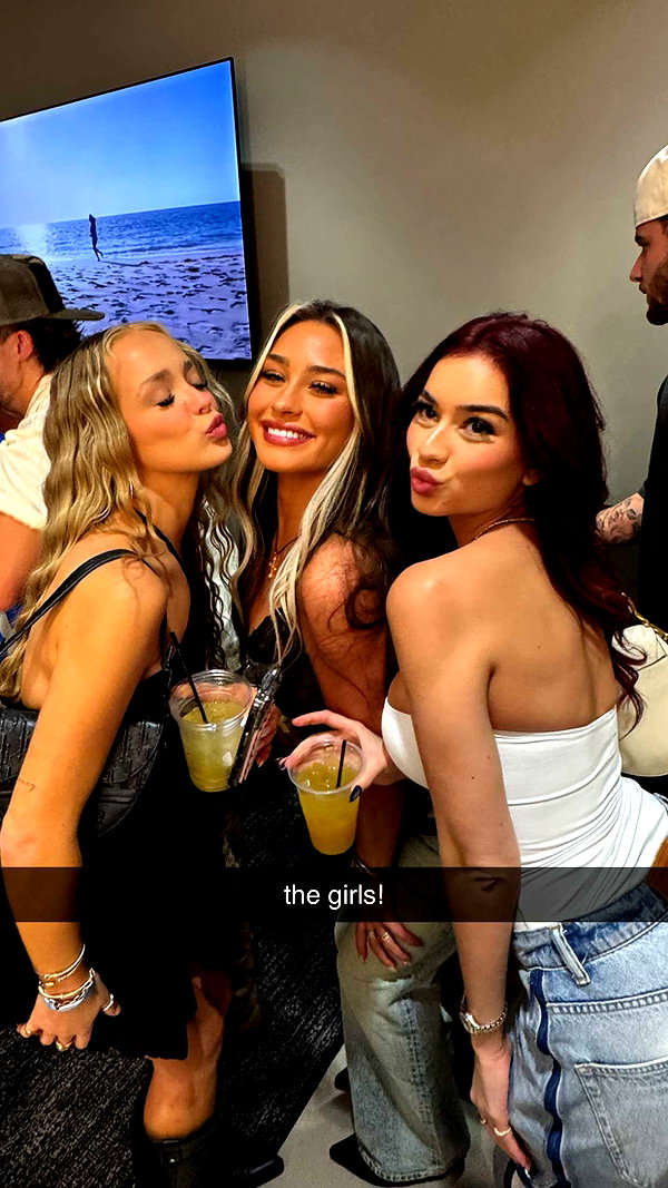 andieg112 snapchat image archive image