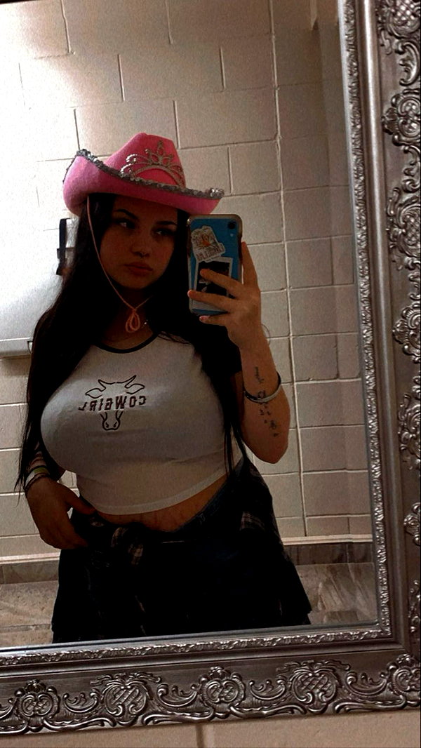 angelinareinee7 snapchat image archive image