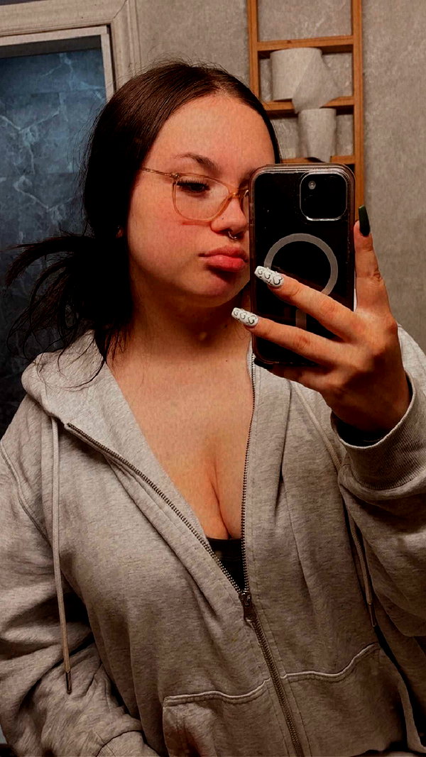 angelinareinee7 snapchat image archive image