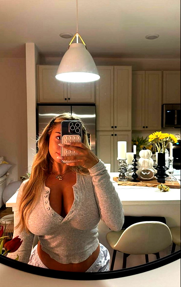 anna-ksb snapchat image archive image
