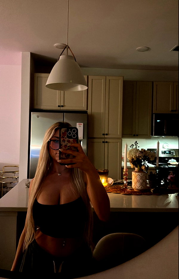 anna-ksb snapchat image archive image