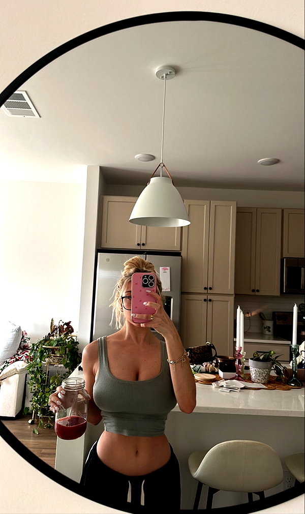 anna-ksb snapchat image archive image