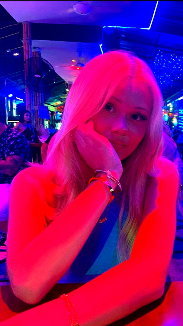 anna-ksb snapchat image archive image