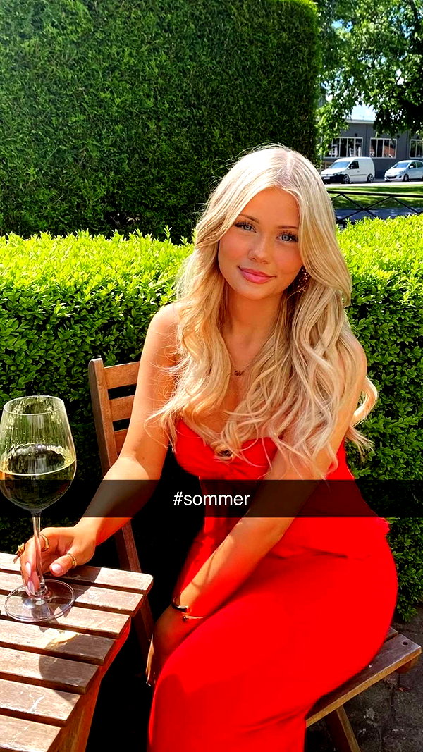 anna-ksb snapchat image archive image