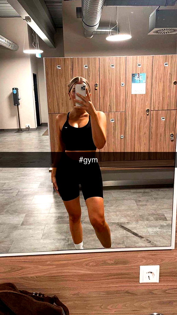 anna-ksb snapchat image archive image
