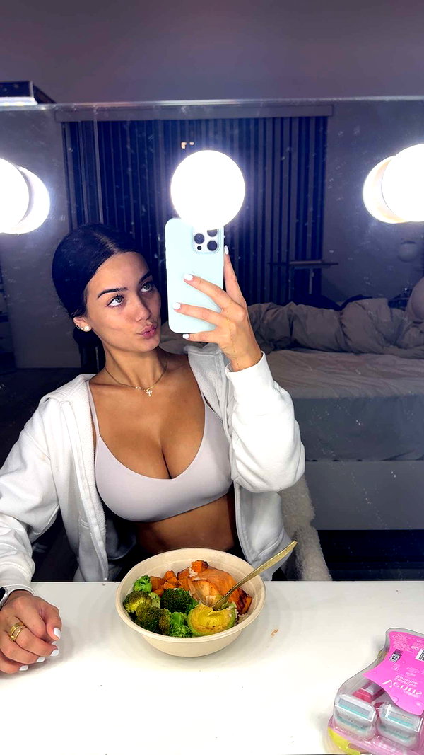ashleyserranom snapchat image archive image