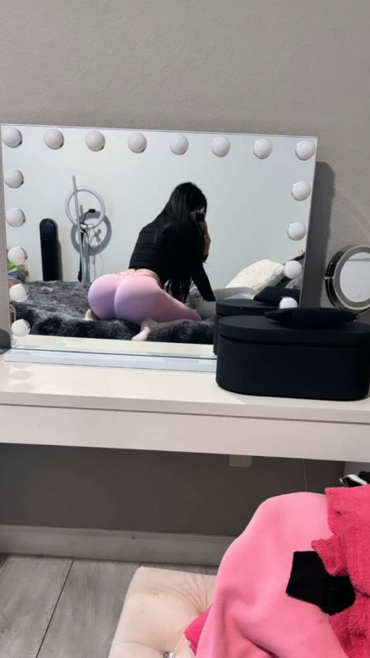 avuhrey snapchat image archive image