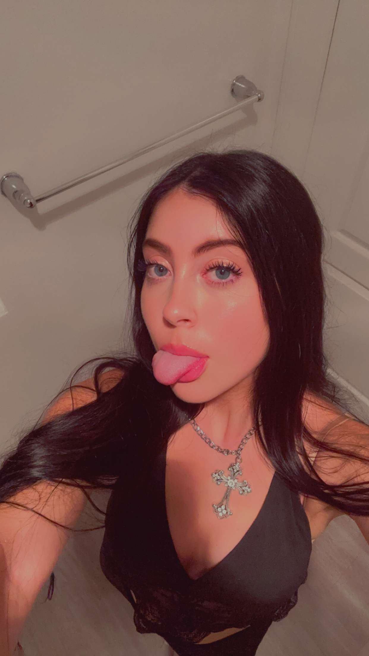 avuhrey snapchat image archive image