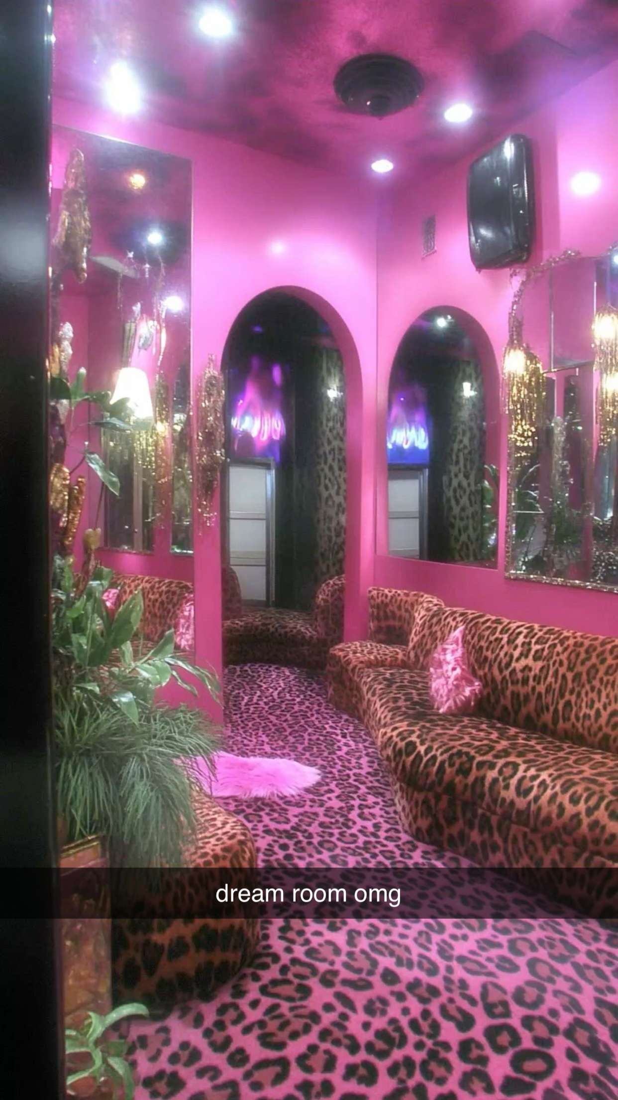 avuhrey snapchat image archive image