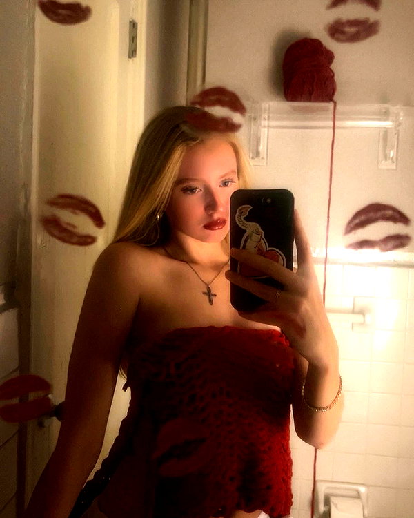 b0mbette snapchat image archive image