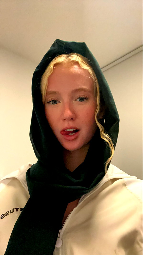 b0mbette snapchat image archive image
