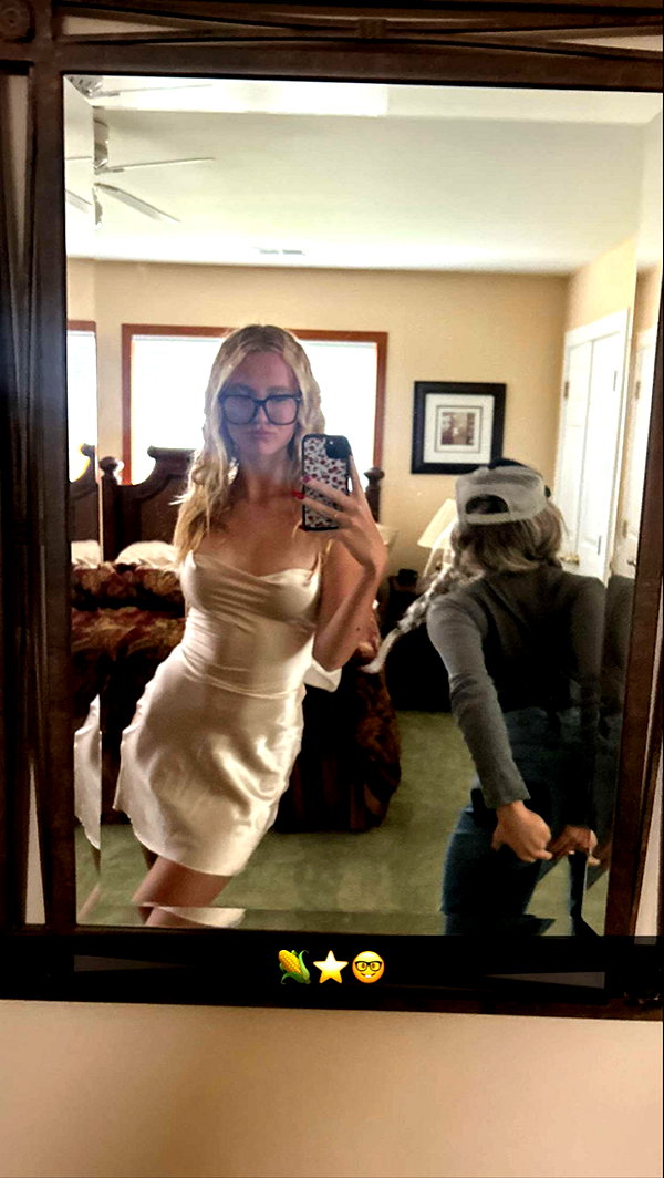 b0mbette snapchat image archive image