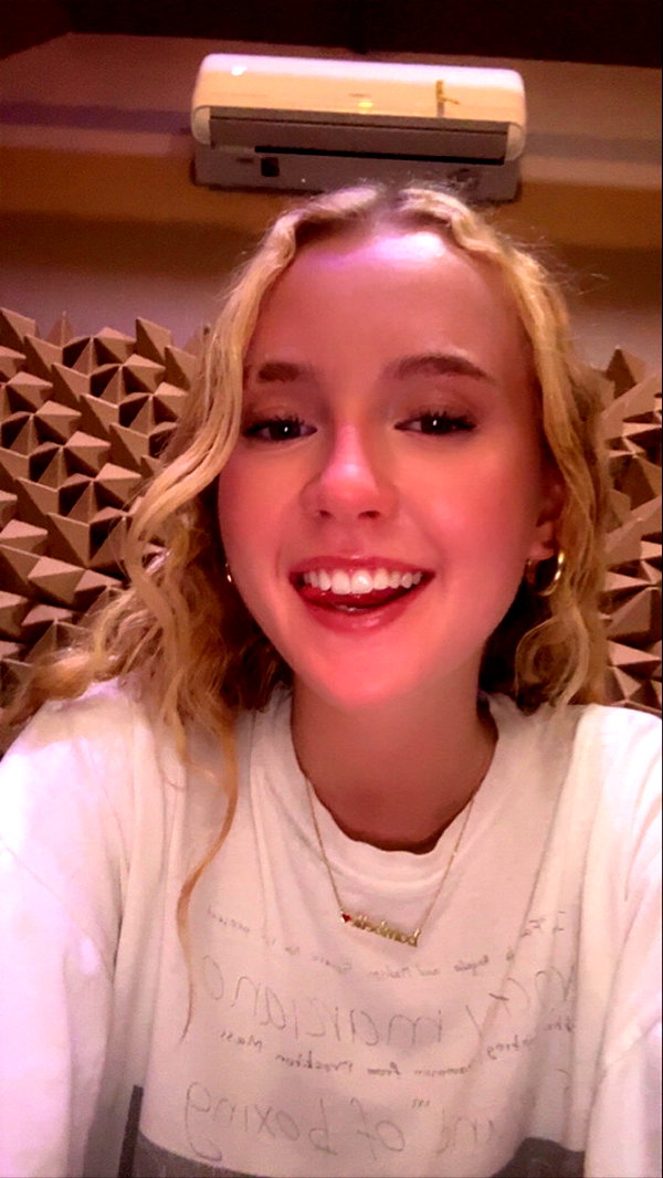 b0mbette snapchat image archive image