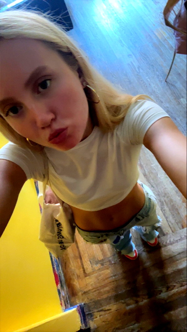 b0mbette snapchat image archive image