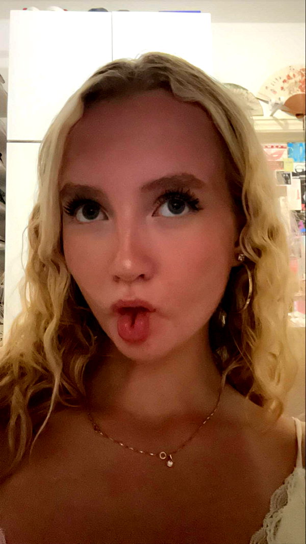 b0mbette snapchat image archive image