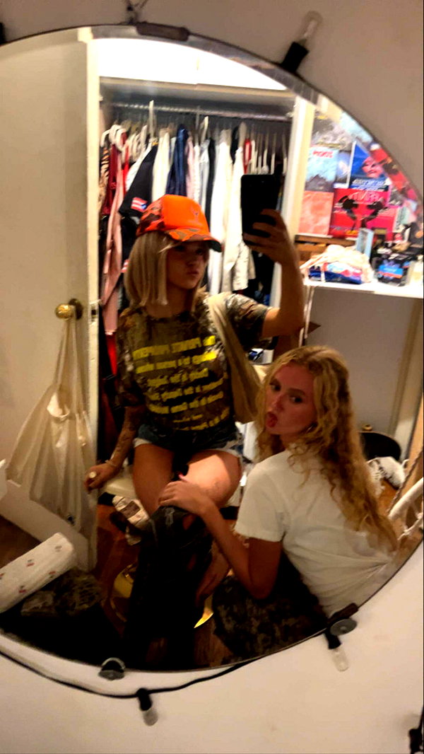 b0mbette snapchat image archive image