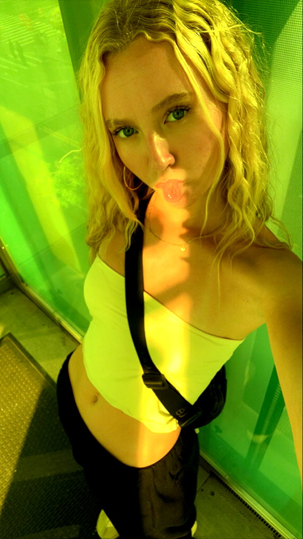 b0mbette snapchat image archive image