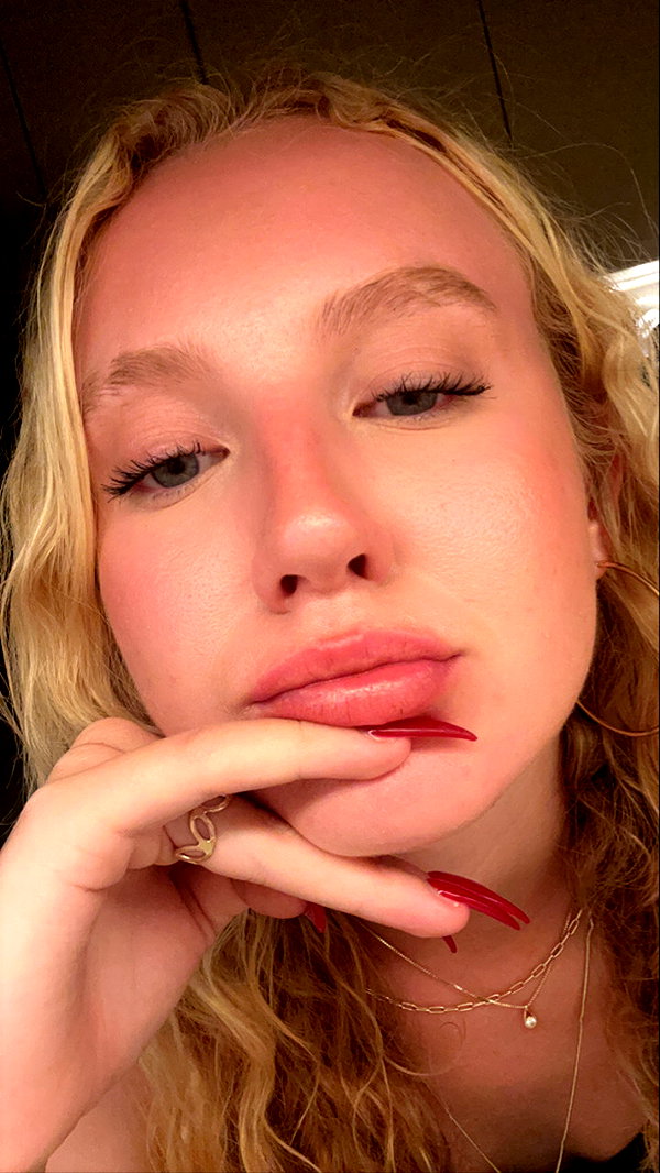 b0mbette snapchat image archive image