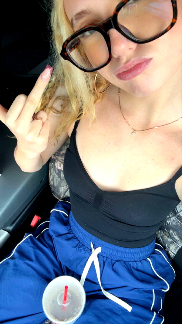 b0mbette snapchat image archive image