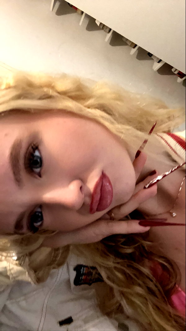 b0mbette snapchat image archive image