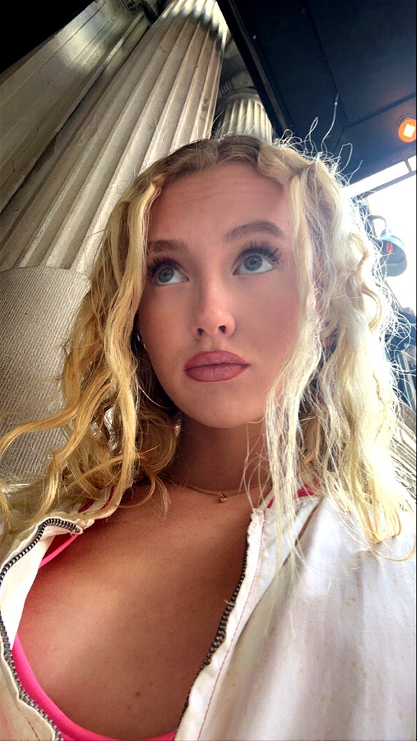 b0mbette snapchat image archive image
