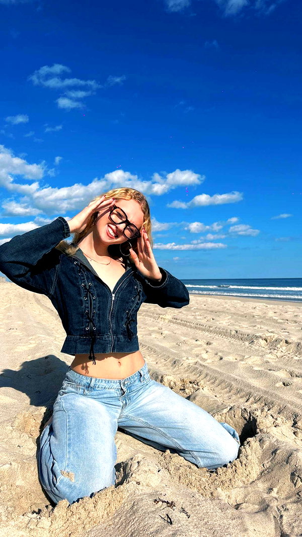 b0mbette snapchat image archive image