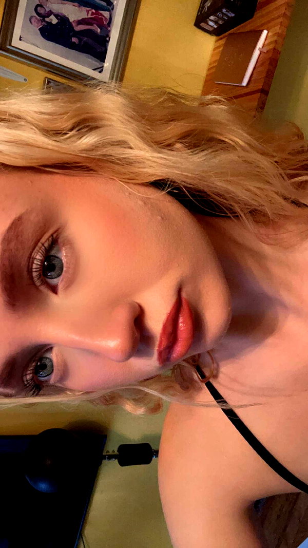 b0mbette snapchat image archive image