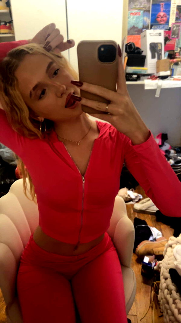 b0mbette snapchat image archive image