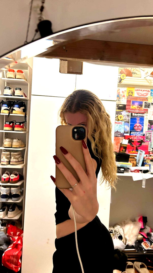 b0mbette snapchat image archive image