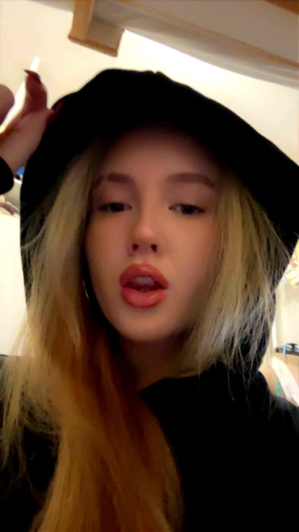 b0mbette snapchat image archive image