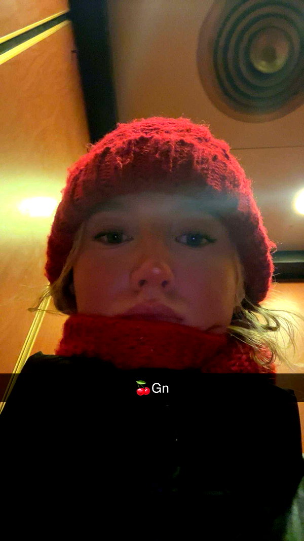 b0mbette snapchat image archive image