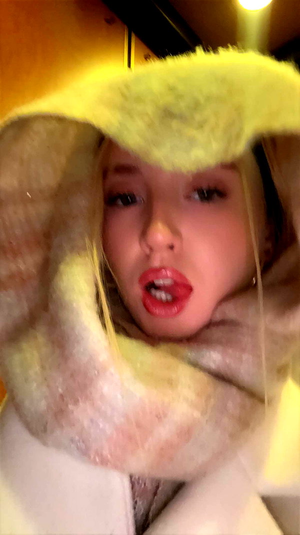 b0mbette snapchat image archive image