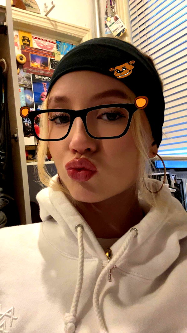 b0mbette snapchat image archive image