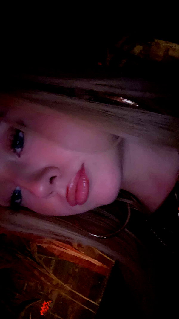 b0mbette snapchat image archive image