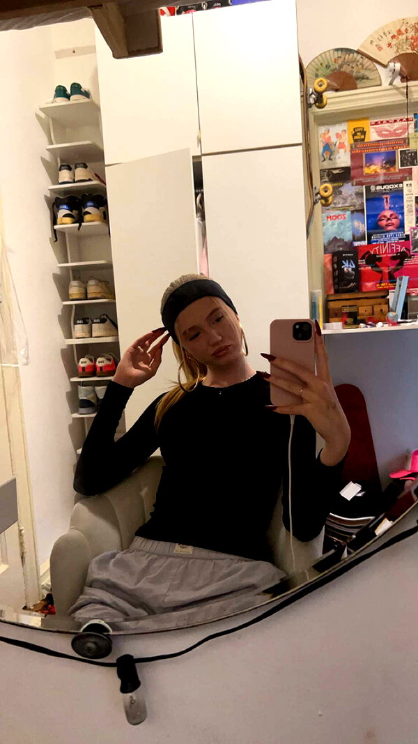b0mbette snapchat image archive image