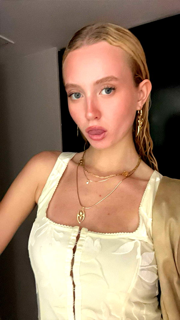 b0mbette snapchat image archive image