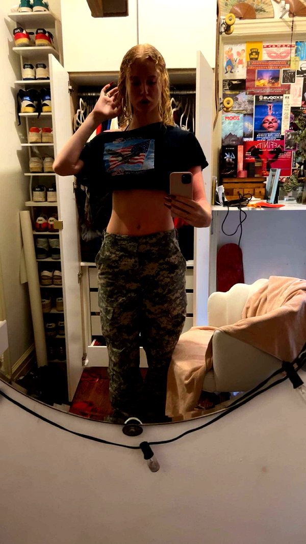 b0mbette snapchat image archive image