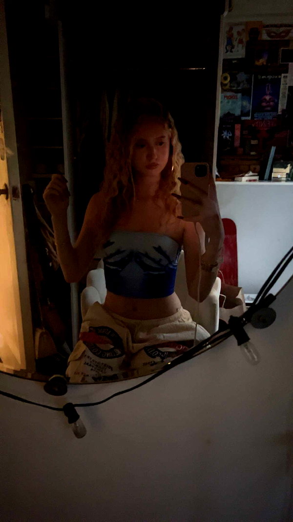 b0mbette snapchat image archive image
